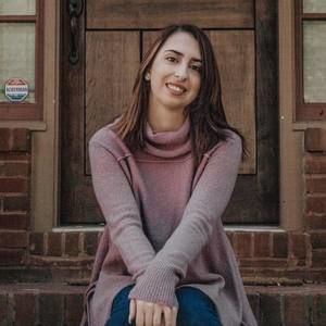 Meet your Posher, Nicole